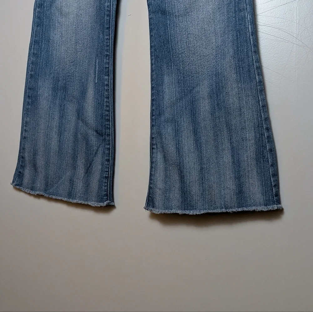 Dollhouse Jeans Women’s Size 9 Distressed Light Wash Flare Denim Vintage Y2K